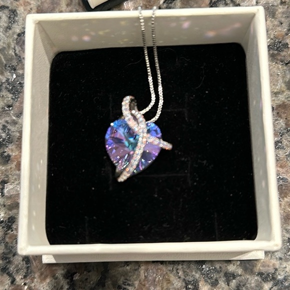 Jewelry - Heart Shaped necklace with Swarovski crystals